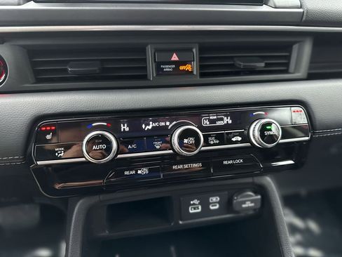 Used 2025 Honda Pilot EX-L image 16