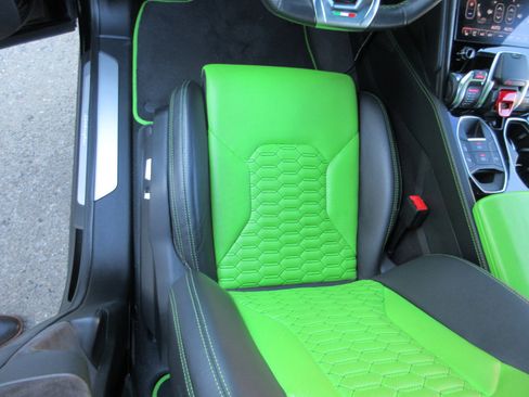 Used 2022 Lamborghini Urus image 17