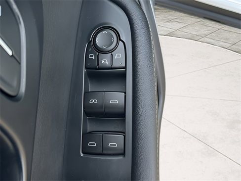 Used 2025 Buick Enclave Preferred image 15