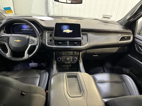 Used 2022 Chevrolet Suburban LT image 12