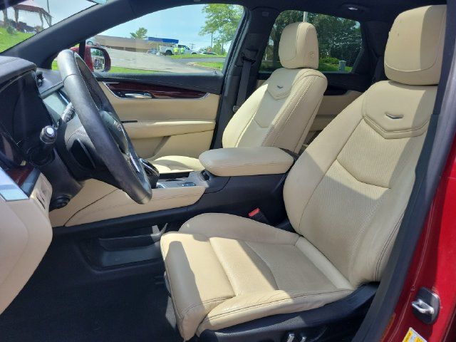 Used 2017 Cadillac XT5 Luxury w/ Driver Awareness Package AWD/4WD image 21