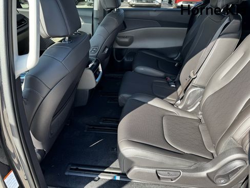 New 2026 Kia Carnival EX image 11