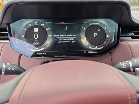 Used 2023 Land Rover Range Rover SE image 15