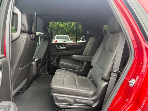 Used 2021 Chevrolet Tahoe RST w/ Luxury Package AWD/4WD image 13