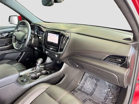 Used 2023 Chevrolet Traverse RS image 32
