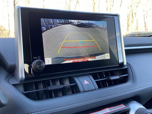 Certified 2025 Toyota RAV4 LE image 35