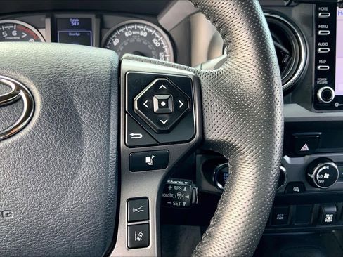 Used 2020 Toyota Tacoma TRD Off-Road image 23