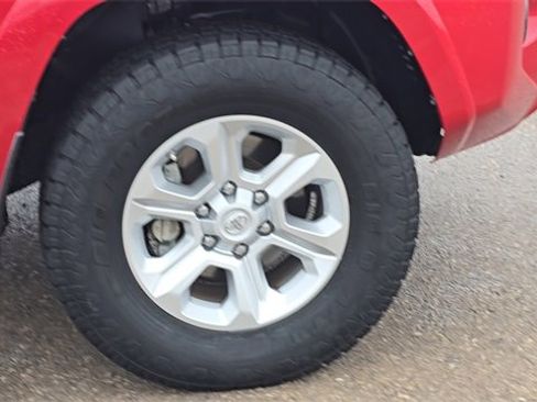 Used 2020 Toyota 4Runner SR5 image 32