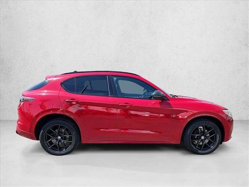 Used 2021 Alfa Romeo Stelvio Ti Sport AWD/4WD image 4