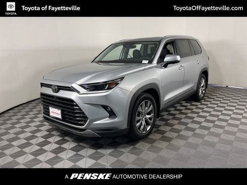 Used 2024 Toyota Grand Highlander Limited image 1