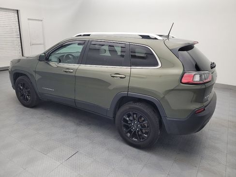 Used 2019 Jeep Cherokee Latitude Plus w/ Cold Weather Group AWD/4WD image 3