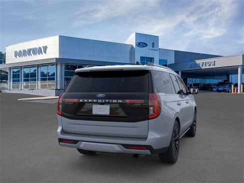 New 2025 Ford Expedition Platinum w/ Driver's Package image 8