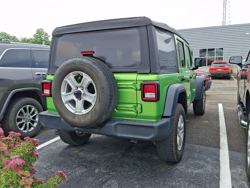 Used 2018 Jeep Wrangler Unlimited Sport S AWD/4WD image 4