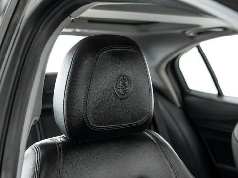 Used 2019 Alfa Romeo Giulia Ti Sport w/ Quick Order Package 22U Sport RWD image 34