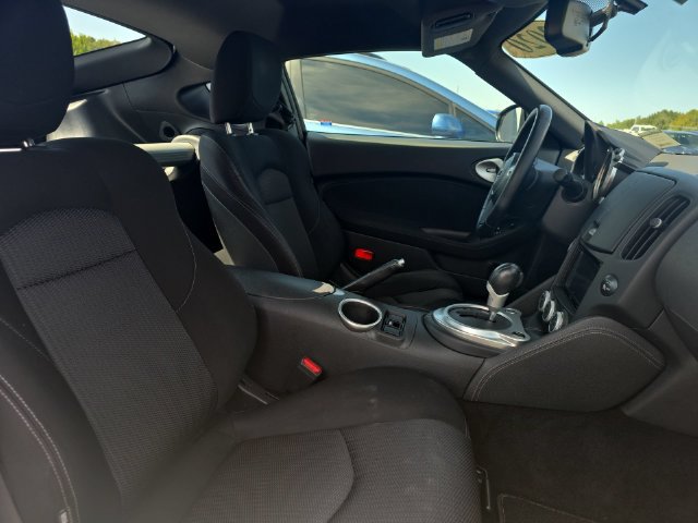 Used 2020 Nissan 370Z Coupe RWD image 11
