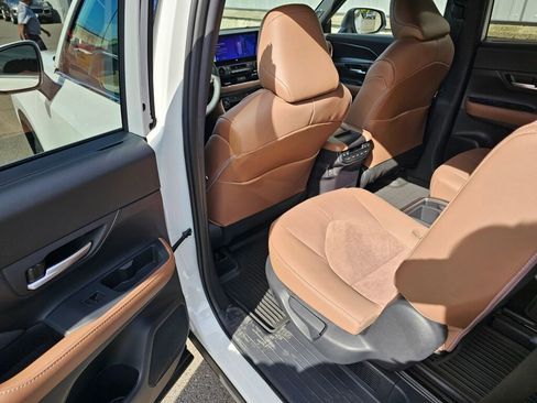 New 2026 Toyota Grand Highlander AWD Hybrid image 7