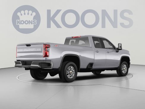 Used 2025 Chevrolet Silverado 3500 LT w/ Safety Package AWD/4WD image 4
