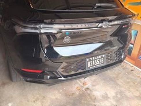 Used 2025 Chevrolet Equinox EV RS w/ Convenience Package II FWD image 3