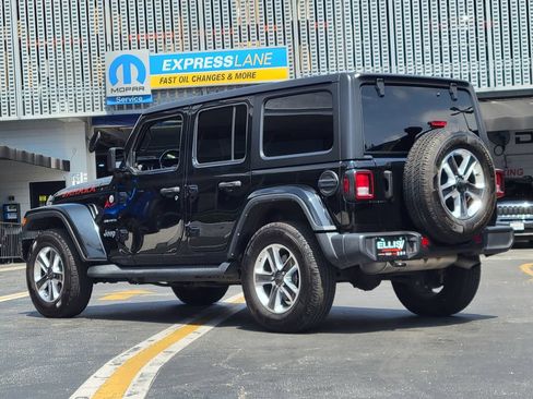 Used 2022 Jeep Wrangler Unlimited Sahara w/ Cold Weather Group AWD/4WD image 2