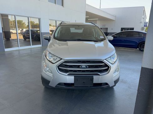 Used 2020 Ford EcoSport SE w/ SE Convenience Package image 3