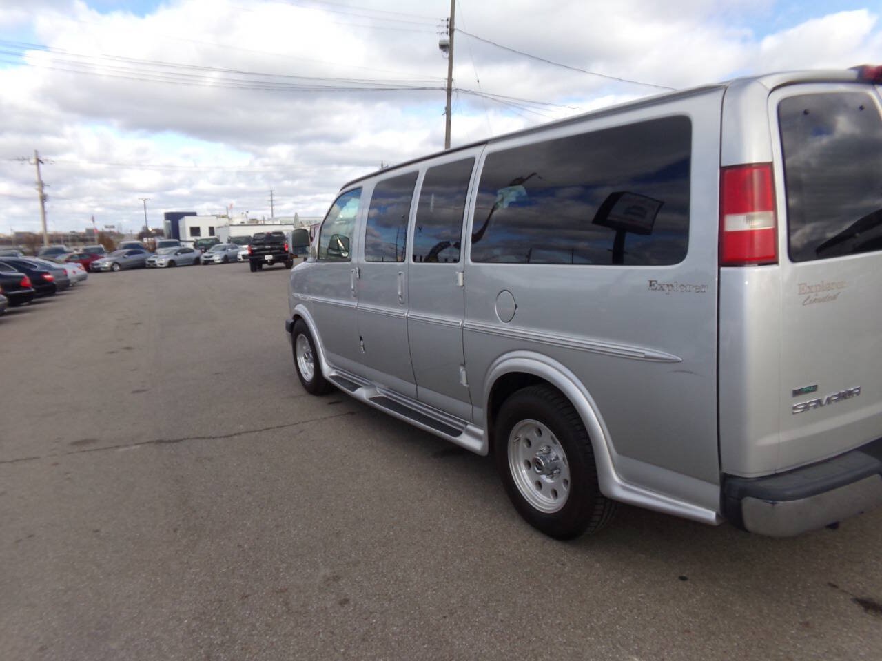Used 2010 GMC Savana 1500 w/ Preferred Equipment Group RWD image 38