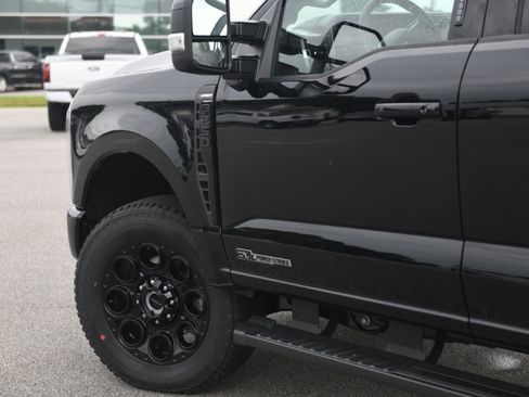 New 2026 Ford F250 Lariat w/ Black Appearance Package AWD/4WD image 11
