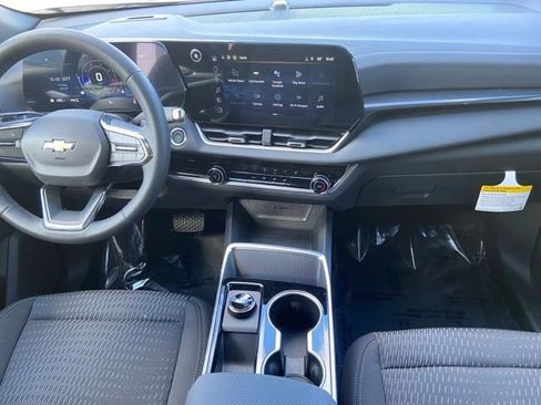 New 2026 Chevrolet Equinox LT w/ Safety and Technology Package AWD/4WD image 2