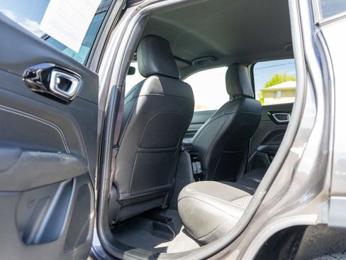 Used 2022 Jeep Compass Latitude w/ Convenience Group AWD/4WD image 28