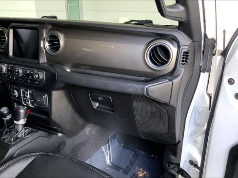 Used 2020 Jeep Wrangler Unlimited Sahara w/ Uconnect 4C Nav & Sound Group image 19