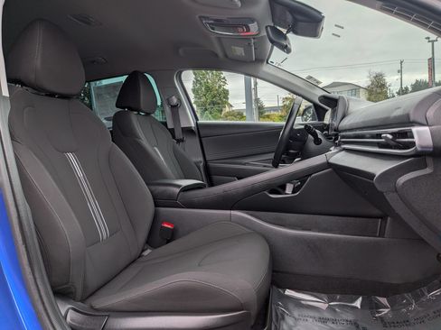 Used 2023 Hyundai Elantra SEL w/ Convenience Package FWD image 7