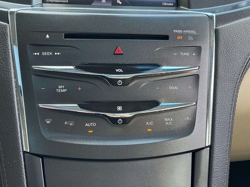 Used 2013 Lincoln MKS FWD image 24