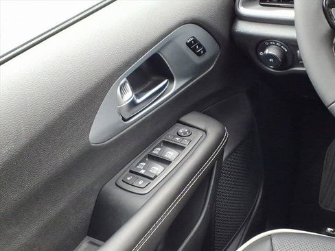 New 2026 Chrysler Pacifica Limited w/ S Appearance Package image 12