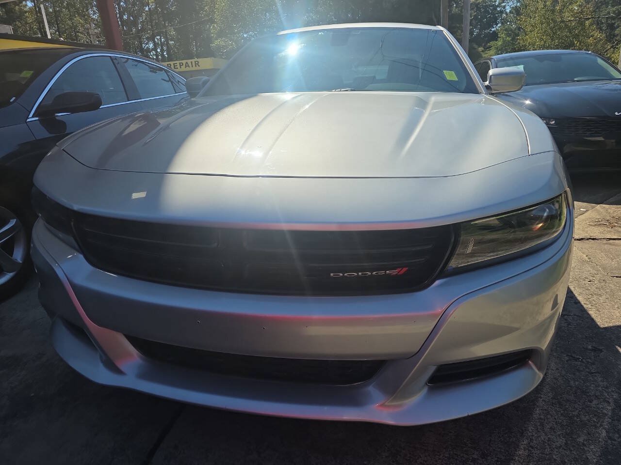 Used 2022 Dodge Charger SXT RWD image 3