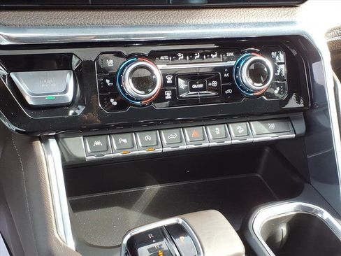 Used 2024 GMC Sierra 1500 Denali w/ Denali Reserve Package image 19