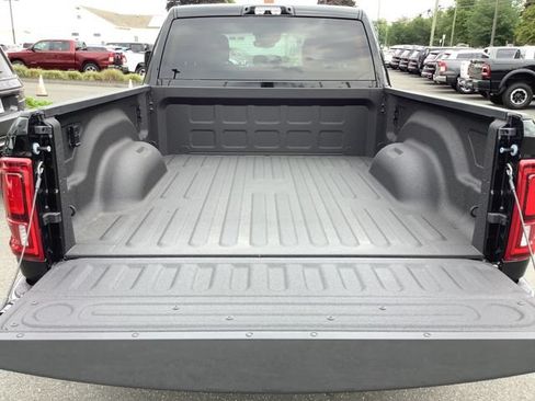 New 2026 RAM 3500 Big Horn AWD/4WD image 7