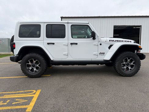Used 2019 Jeep Wrangler Unlimited Rubicon w/ Dual Top Group AWD/4WD image 4