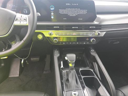 Used 2025 Kia Telluride S FWD image 5