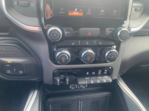 Used 2025 RAM 2500 Big Horn AWD/4WD image 14