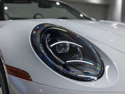 Used 2025 Porsche 911 Carrera image 13