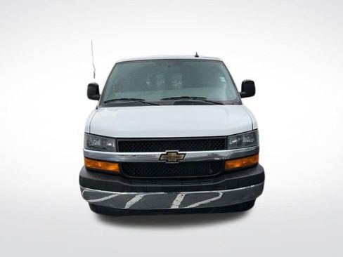 Used 2024 Chevrolet Express 2500 w/ Driver Convenience Package RWD image 2