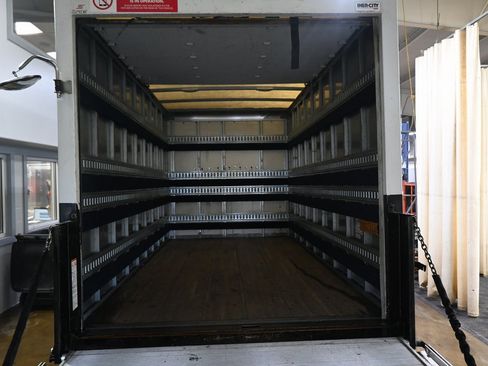 Used 2017 Chevrolet Express 3500 image 7