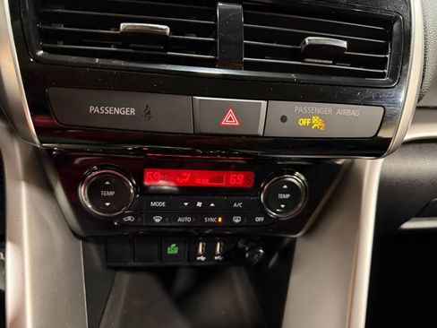 Used 2023 Mitsubishi Eclipse Cross SE image 48