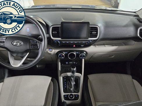 Used 2026 Hyundai Venue SEL FWD image 27