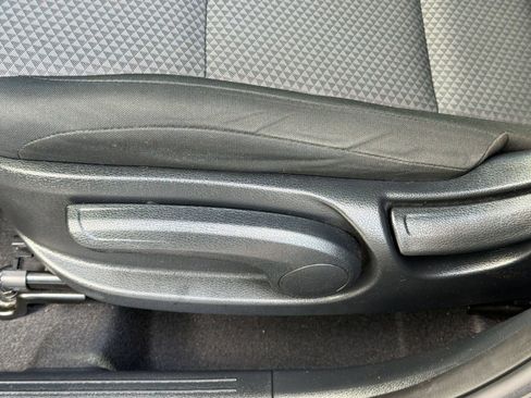 Used 2025 Kia Soul LX w/ LX Technology Package FWD image 13
