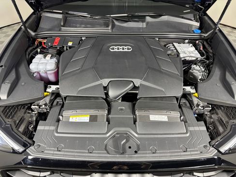 Used 2025 Audi Q8 Prestige AWD/4WD image 21