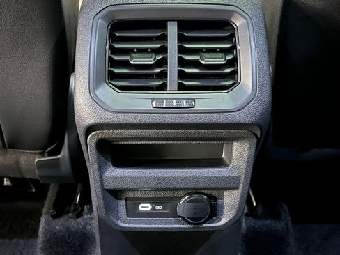 Certified 2024 Volkswagen Tiguan SEL R-Line image 22