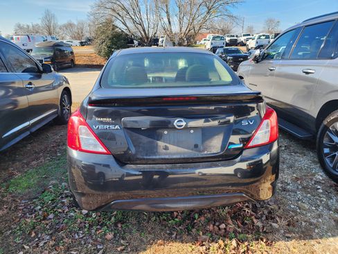 Used 2016 Nissan Versa SV image 7
