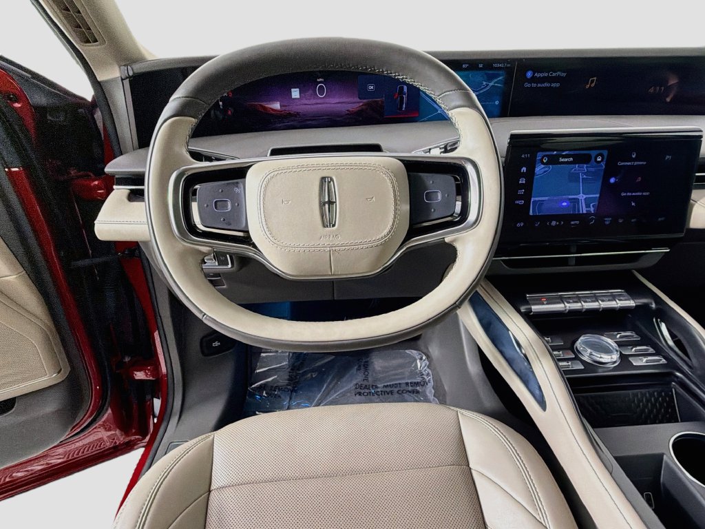 Used 2025 Lincoln Nautilus Premier AWD/4WD image 11