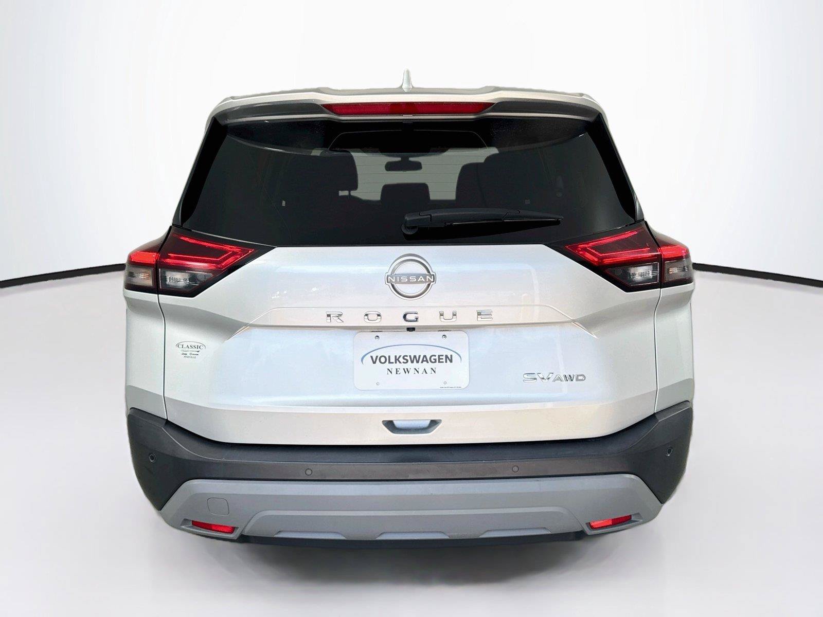 Used 2023 Nissan Rogue SV AWD/4WD image 8