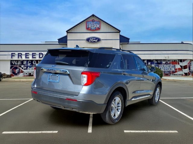 Used 2023 Ford Explorer XLT AWD/4WD image 4